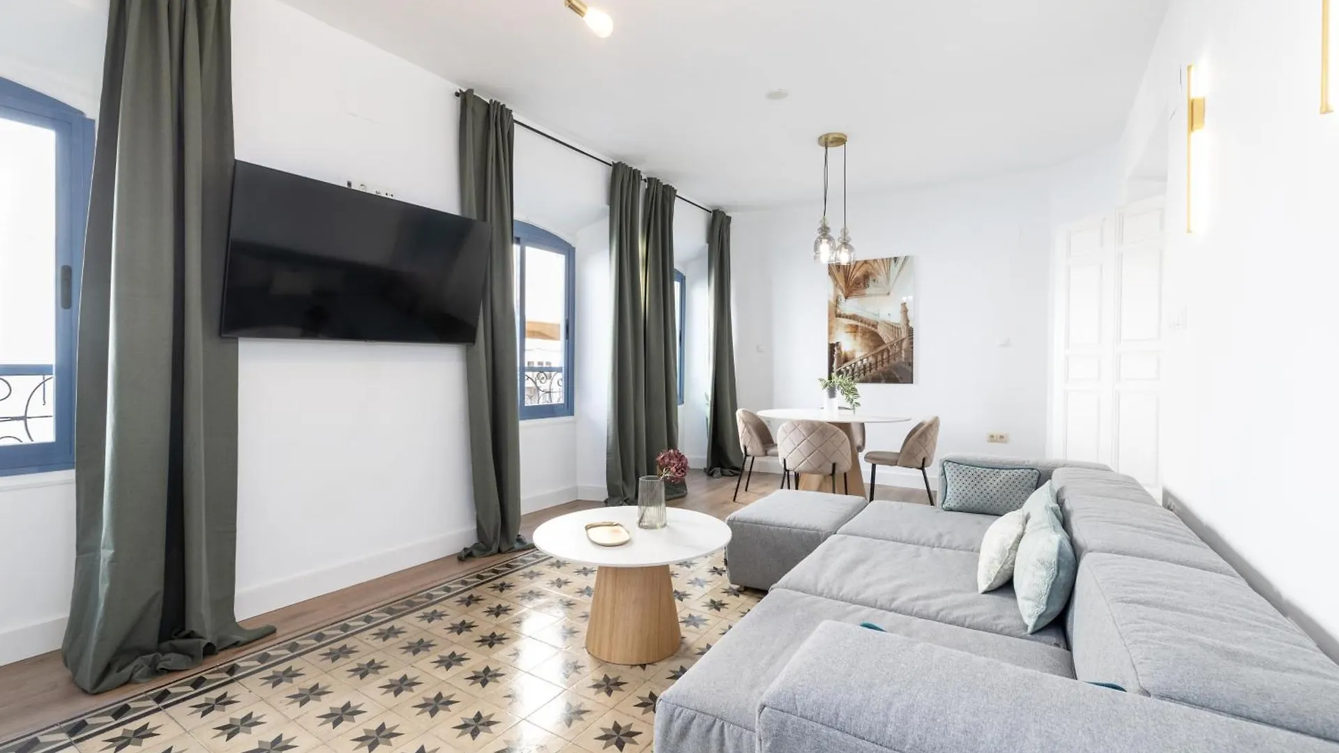 Apartament Spacious Bright Palace -1Bedroom-Terrace-Center Malaga